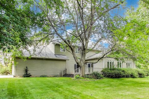 Tiny photo for 4 Mulberry Drive, Hawthorn Woods, IL 60047 (MLS # 12484689)