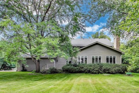Tiny photo for 4 Mulberry Drive, Hawthorn Woods, IL 60047 (MLS # 12484689)