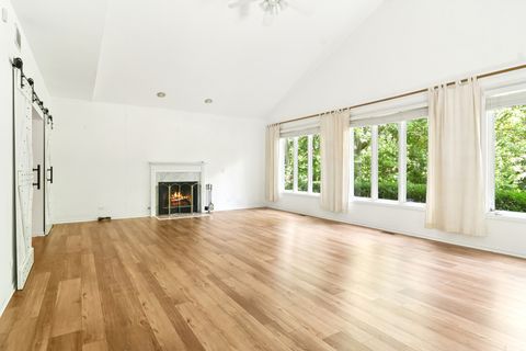 Tiny photo for 4 Mulberry Drive, Hawthorn Woods, IL 60047 (MLS # 12484689)