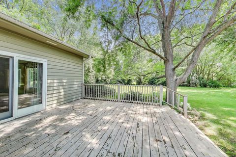 Tiny photo for 4 Mulberry Drive, Hawthorn Woods, IL 60047 (MLS # 12484689)