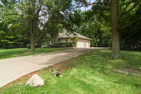 Tiny photo for 4 Mulberry Drive, Hawthorn Woods, IL 60047 (MLS # 12484689)