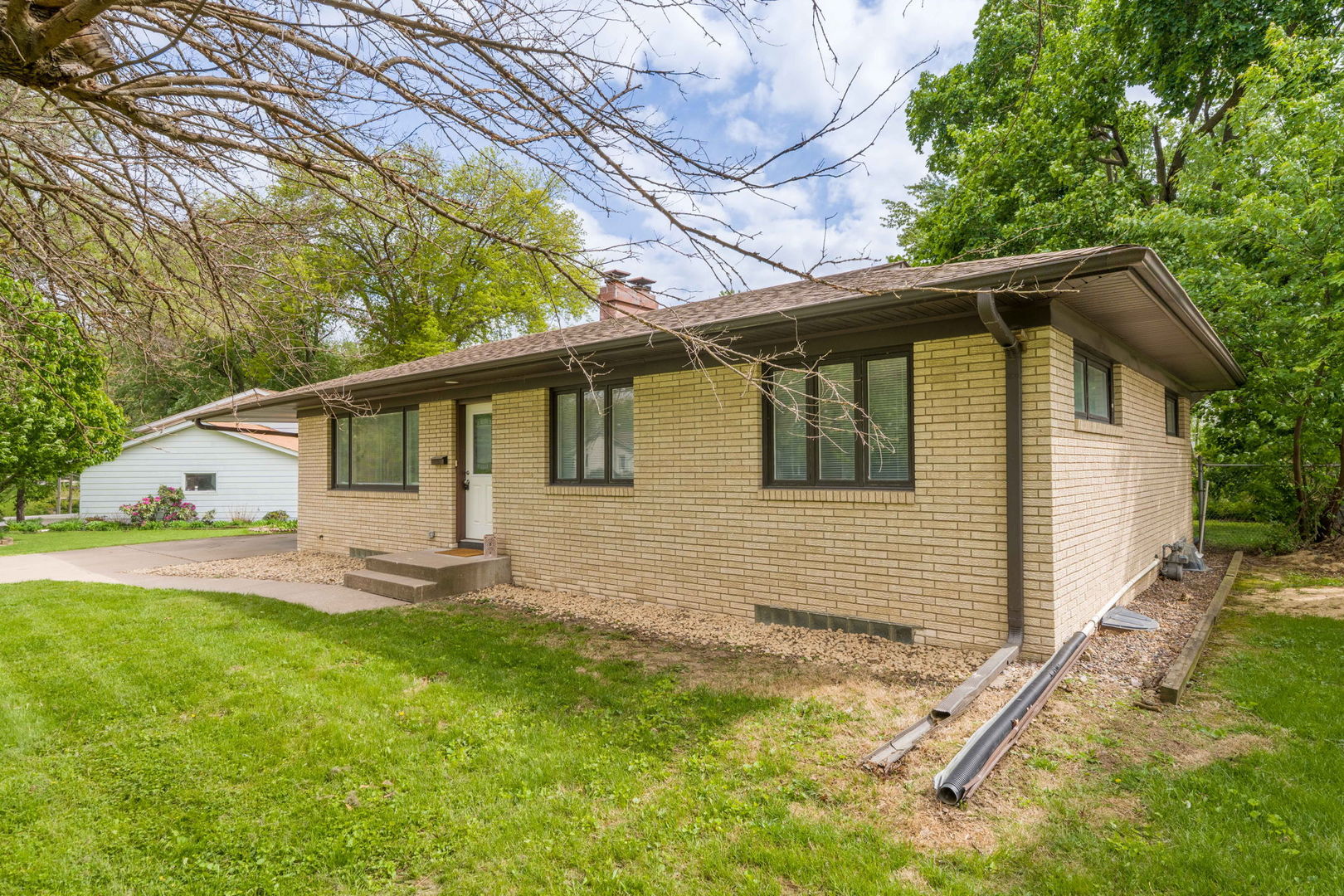 1107 Hawthorne Drive