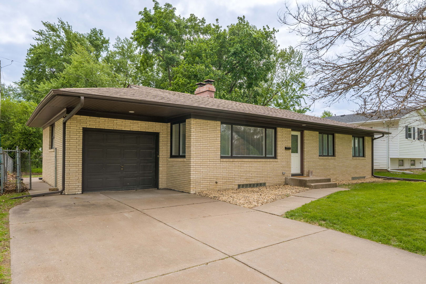 1107 Hawthorne Drive