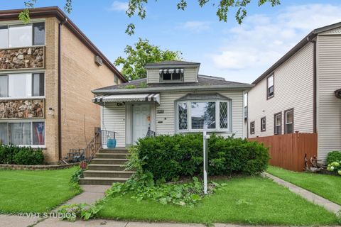 Tiny photo for 2221 N 73rd Court, Elmwood Park, IL 60707 (MLS # 12416394)