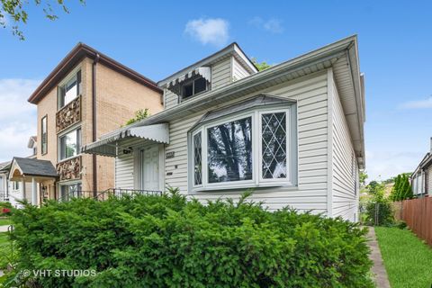 Tiny photo for 2221 N 73rd Court, Elmwood Park, IL 60707 (MLS # 12416394)