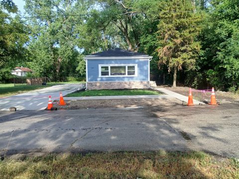 13621 Homan Avenue Robbins IL 60472