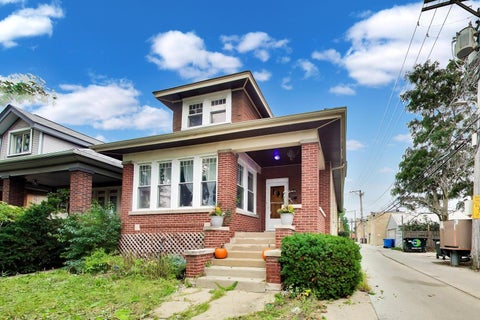 Tiny photo for 4815 N Tripp Avenue, Chicago, IL 60630 (MLS # 12769848)