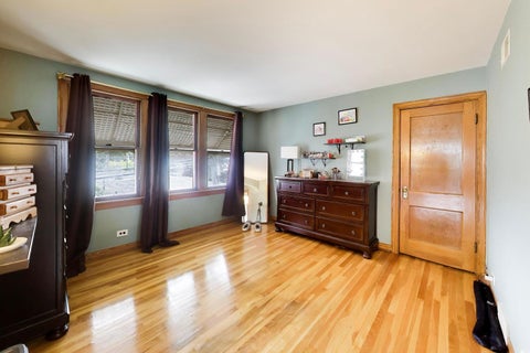 Tiny photo for 4815 N Tripp Avenue, Chicago, IL 60630 (MLS # 12769848)