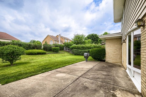 Tiny photo for 706 Huntington Lane, Schaumburg, IL 60193 (MLS # 12674981)