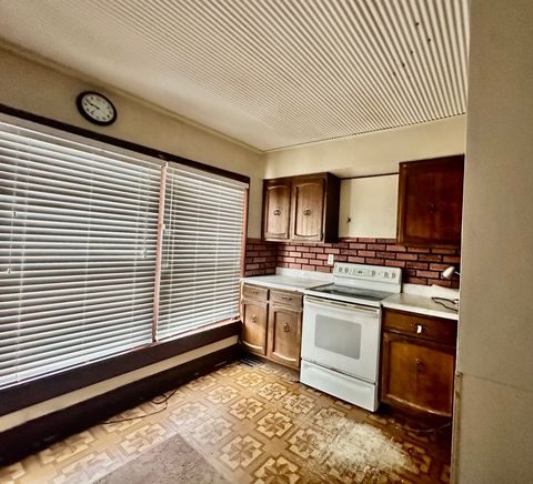 Tiny photo for 910 N Madison Street, Bloomington, IL 61701 (MLS # 12522896)