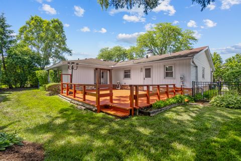 Tiny photo for 79 Eden Road, Elk Grove Village, IL 60007 (MLS # 12686778)