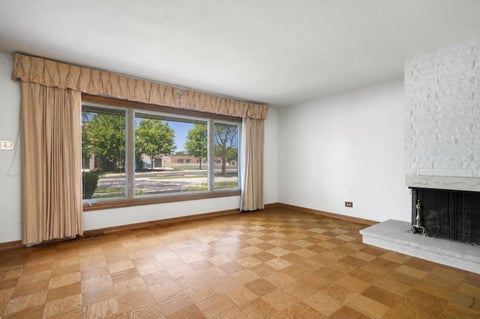 Tiny photo for 79 Eden Road, Elk Grove Village, IL 60007 (MLS # 12686778)