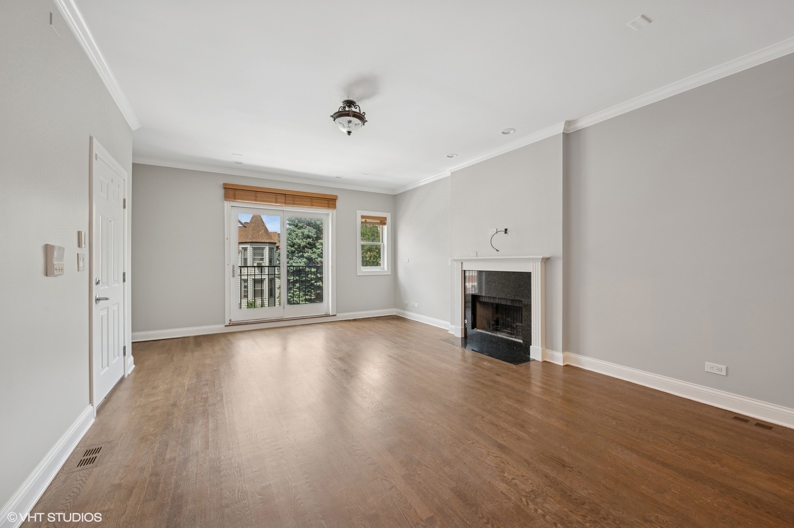 2461 W Foster Avenue 2E
