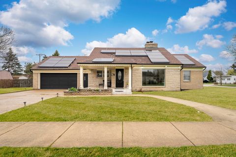 Photo of 84 S Weston Avenue, Elgin, IL 60123 (MLS # 12617917)