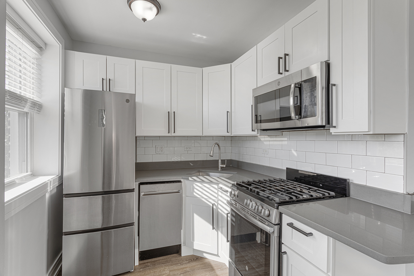 1521 W Sherwin Avenue 504