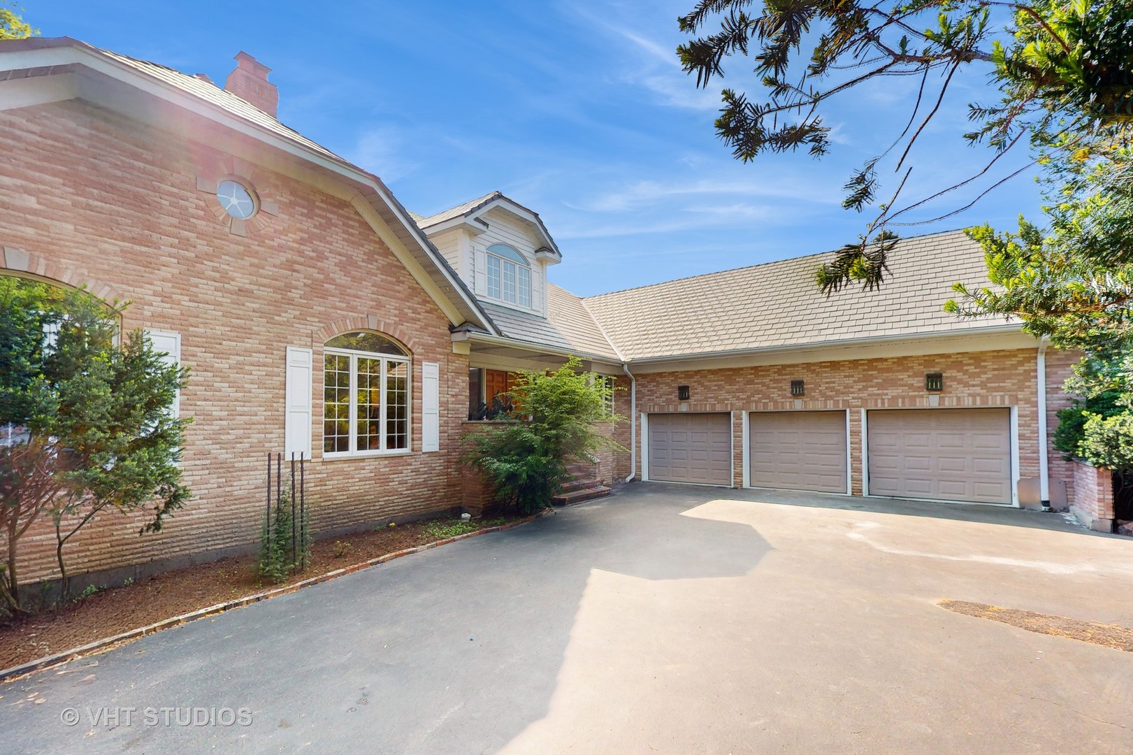 8980 N ENCLAVE Drive