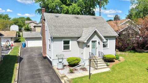 Photo of 1609 N Hickory Street, Crest Hill, IL 60403 (MLS # 12647773)