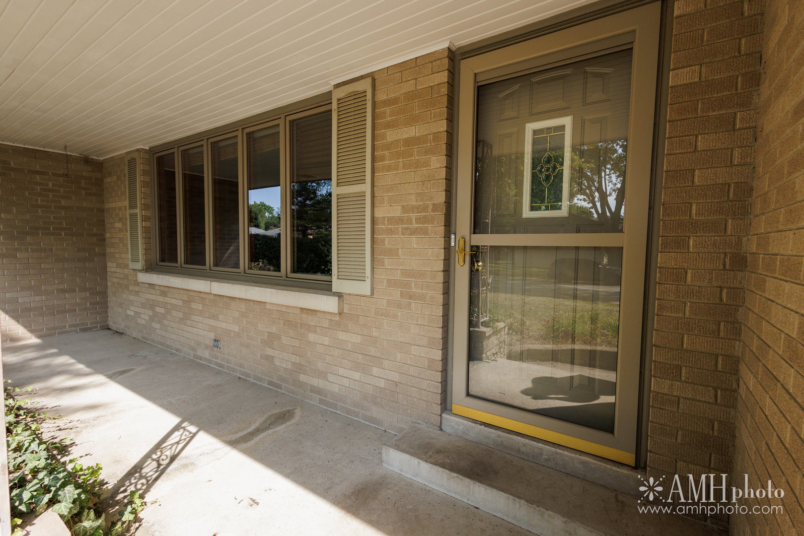 1033 W Hawkins Street
