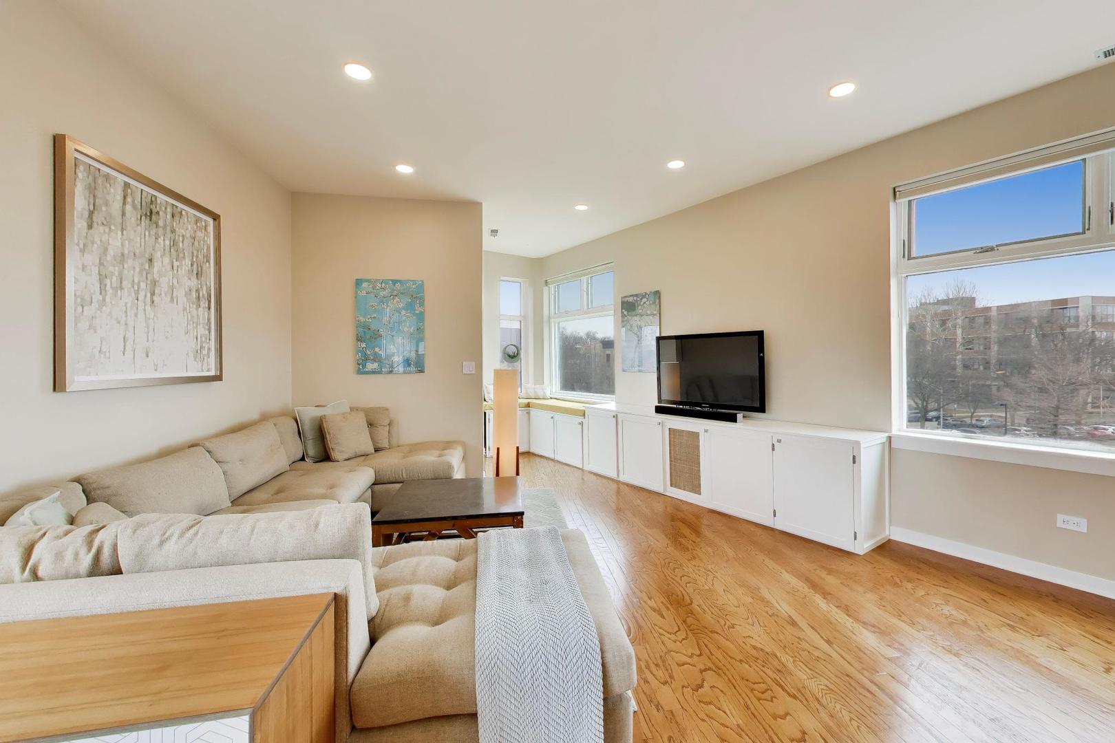 3741 N WOLCOTT Avenue 13