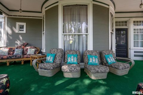 Tiny photo for 817 W 7TH Street, Davenport, IA 52802 (MLS # 12587066)