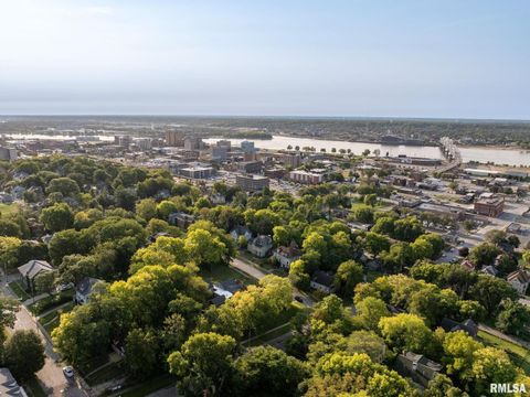 Tiny photo for 817 W 7TH Street, Davenport, IA 52802 (MLS # 12587066)