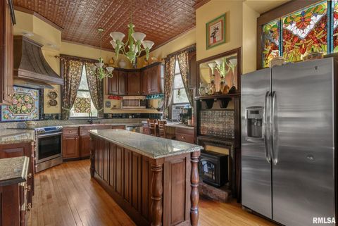 Tiny photo for 817 W 7TH Street, Davenport, IA 52802 (MLS # 12587066)