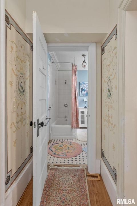 Tiny photo for 817 W 7TH Street, Davenport, IA 52802 (MLS # 12587066)