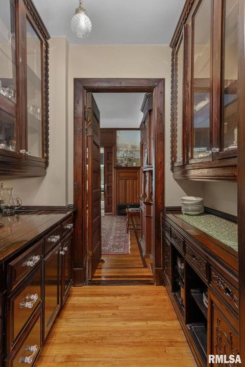 Tiny photo for 817 W 7TH Street, Davenport, IA 52802 (MLS # 12587066)