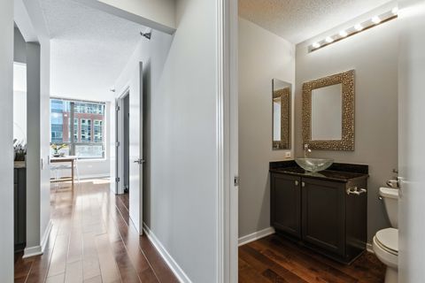 Tiny photo for 400 N La Salle Street #1705, Chicago, IL 60654 (MLS # 12498306)