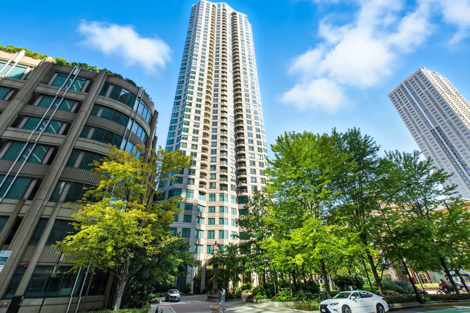 400 N La Salle Street 1705