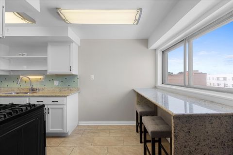 Tiny photo for 7540 N RIDGE Boulevard #5C, Chicago, IL 60645 (MLS # 12478395)