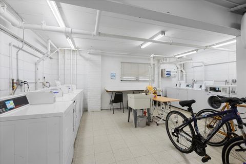 Tiny photo for 7540 N RIDGE Boulevard #5C, Chicago, IL 60645 (MLS # 12478395)