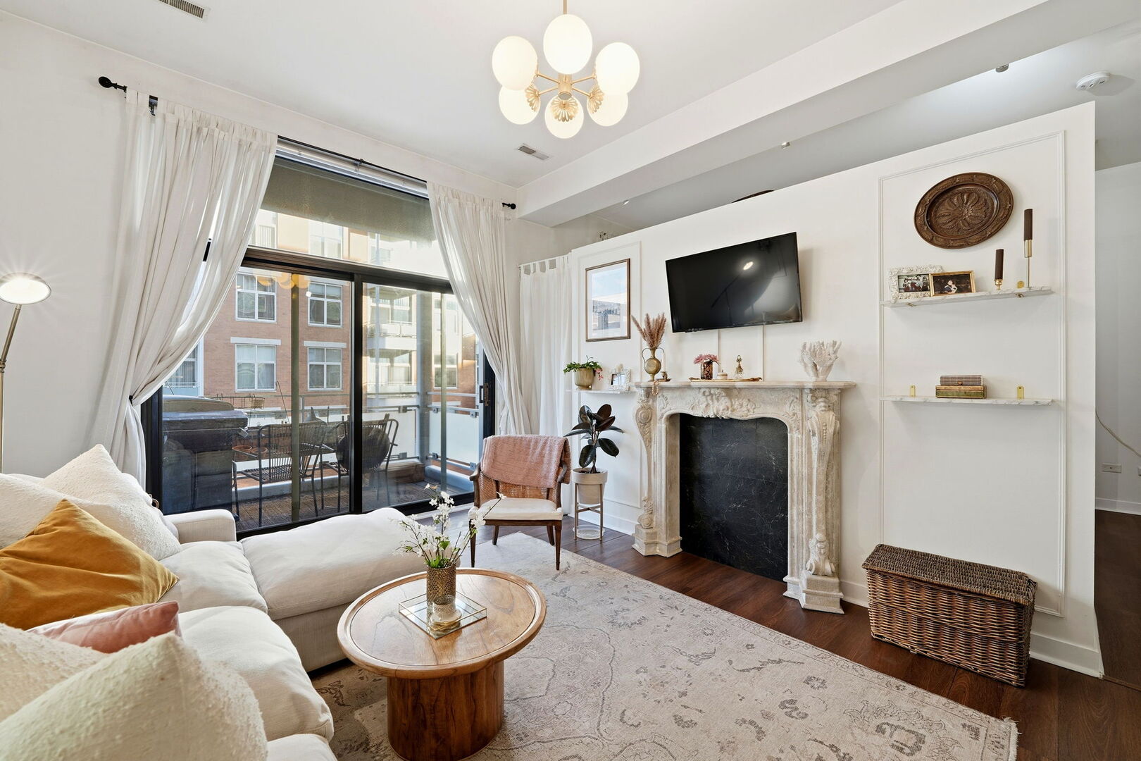 949 W Madison Street 304