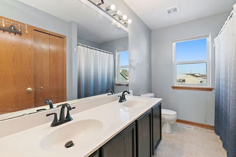 Tiny photo for 39 W Bluebell Avenue, Cortland, IL 60112 (MLS # 12528290)