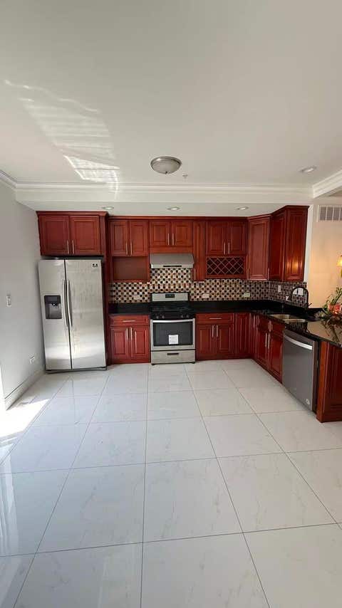 Tiny photo for 3521 S Parnell Avenue #C, Chicago, IL 60609 (MLS # 12647968)