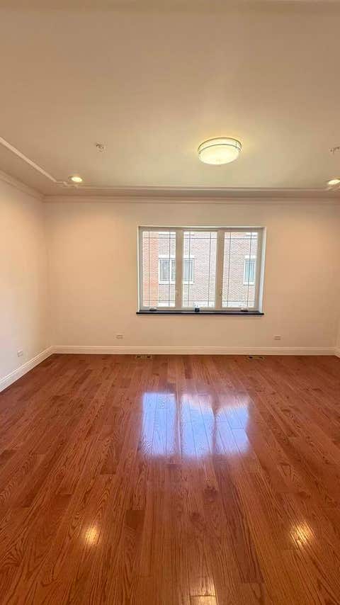 Tiny photo for 3521 S Parnell Avenue #C, Chicago, IL 60609 (MLS # 12647968)