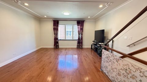 Tiny photo for 3521 S Parnell Avenue #C, Chicago, IL 60609 (MLS # 12647968)