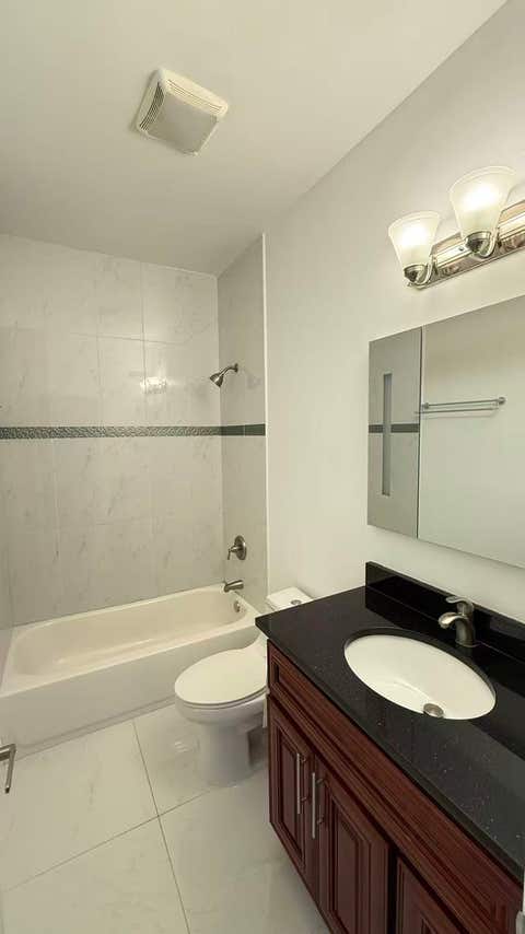Tiny photo for 3521 S Parnell Avenue #C, Chicago, IL 60609 (MLS # 12647968)