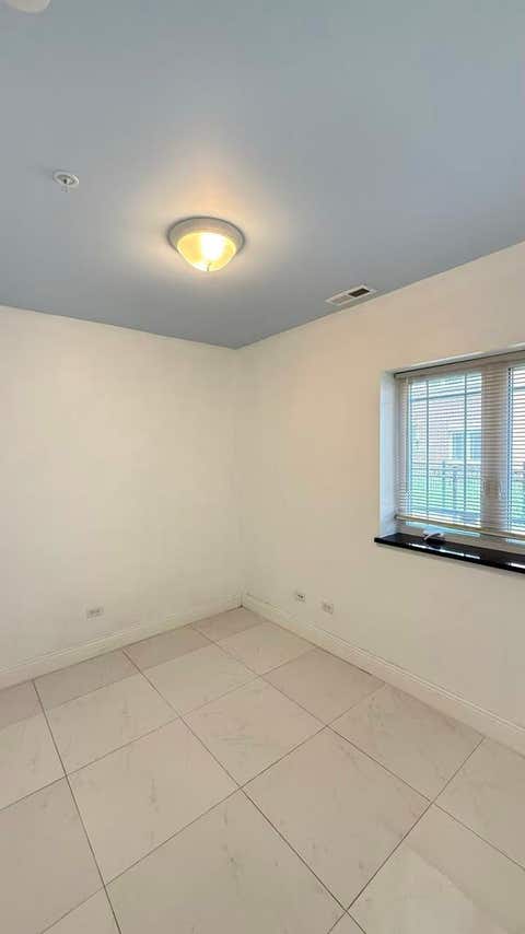 Tiny photo for 3521 S Parnell Avenue #C, Chicago, IL 60609 (MLS # 12647968)