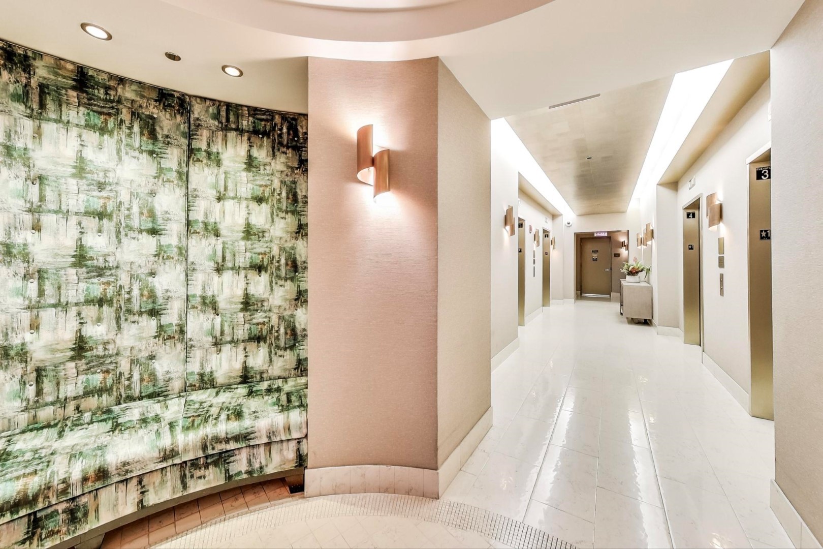 1211 S Prairie Avenue 3502
