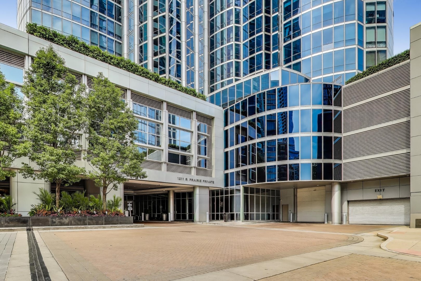 1211 S Prairie Avenue 3502