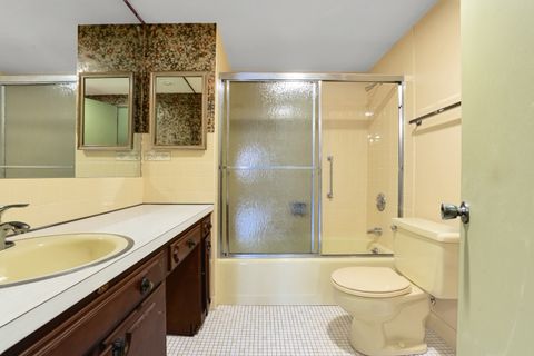 Tiny photo for 224 N Kenilworth Avenue #4D, Oak Park, IL 60302 (MLS # 12535932)