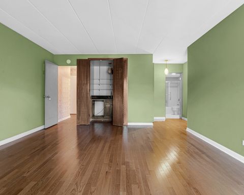 Tiny photo for 224 N Kenilworth Avenue #4D, Oak Park, IL 60302 (MLS # 12535932)