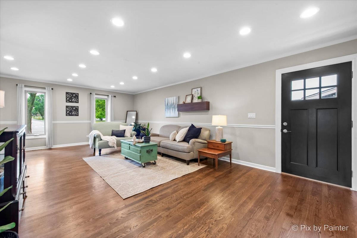 1832 W Woodland Avenue