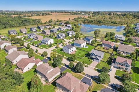 Tiny photo for 2009 Mayfair Drive, Island Lake, IL 60042 (MLS # 12766286)