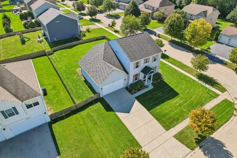 Tiny photo for 2009 Mayfair Drive, Island Lake, IL 60042 (MLS # 12766286)