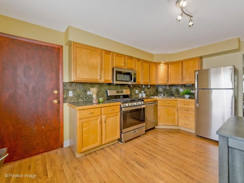 Tiny photo for 8544 W Rascher Avenue #3W, Chicago, IL 60656 (MLS # 12675630)