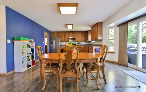 Tiny photo for 1916 Sunshine Court, Zion, IL 60099 (MLS # 12449143)