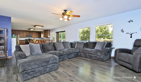 Tiny photo for 1916 Sunshine Court, Zion, IL 60099 (MLS # 12449143)