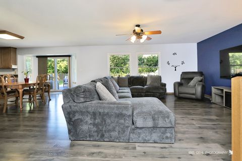 Tiny photo for 1916 Sunshine Court, Zion, IL 60099 (MLS # 12449143)